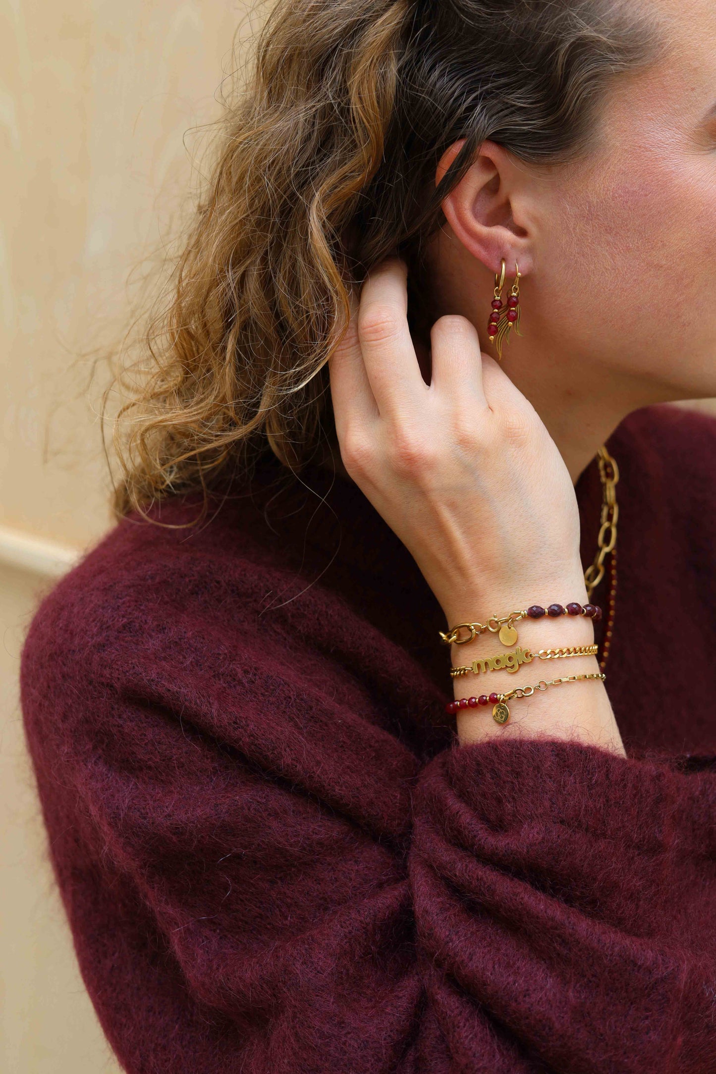 Armband met tekst (happy, lucky, magic)